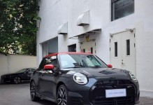 以后街mini（发掘青春活力，开启新时代购物体验）